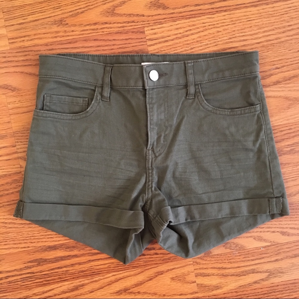 H&M Mid Rise Green Shorts